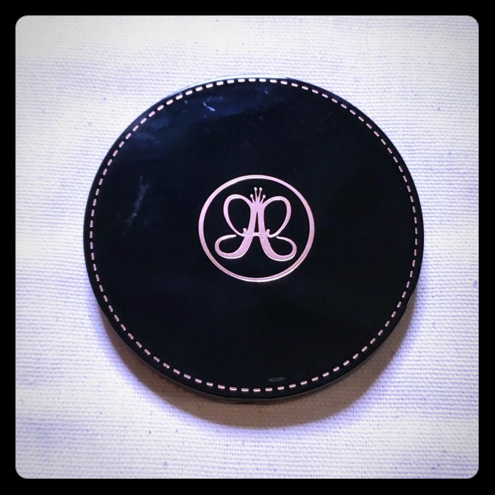 Free w/ABH purchase mirror anastasia beverly hills
